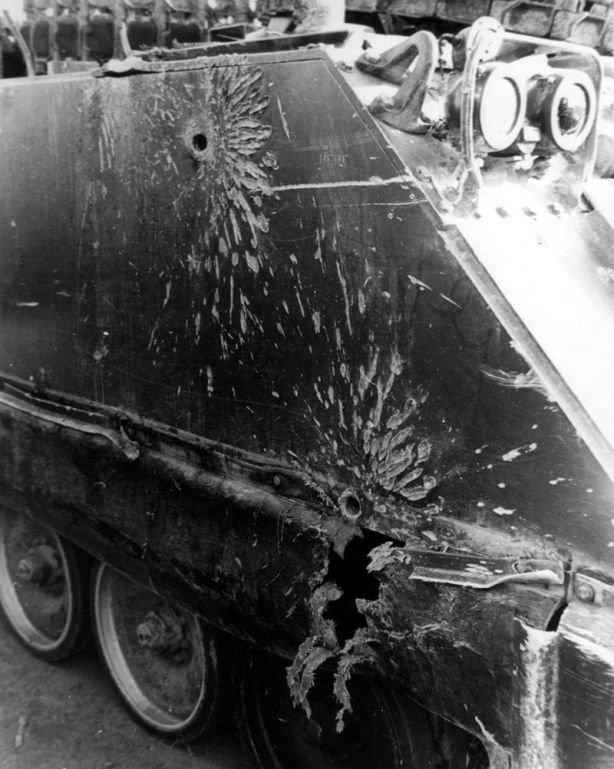 800px-M113_damage